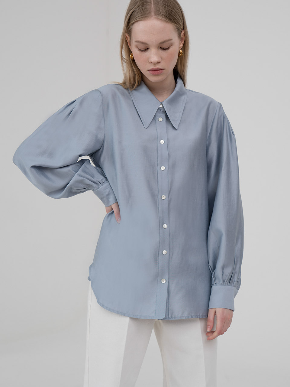 [박지현 착용] Modal blend shirring blouse in skyblue