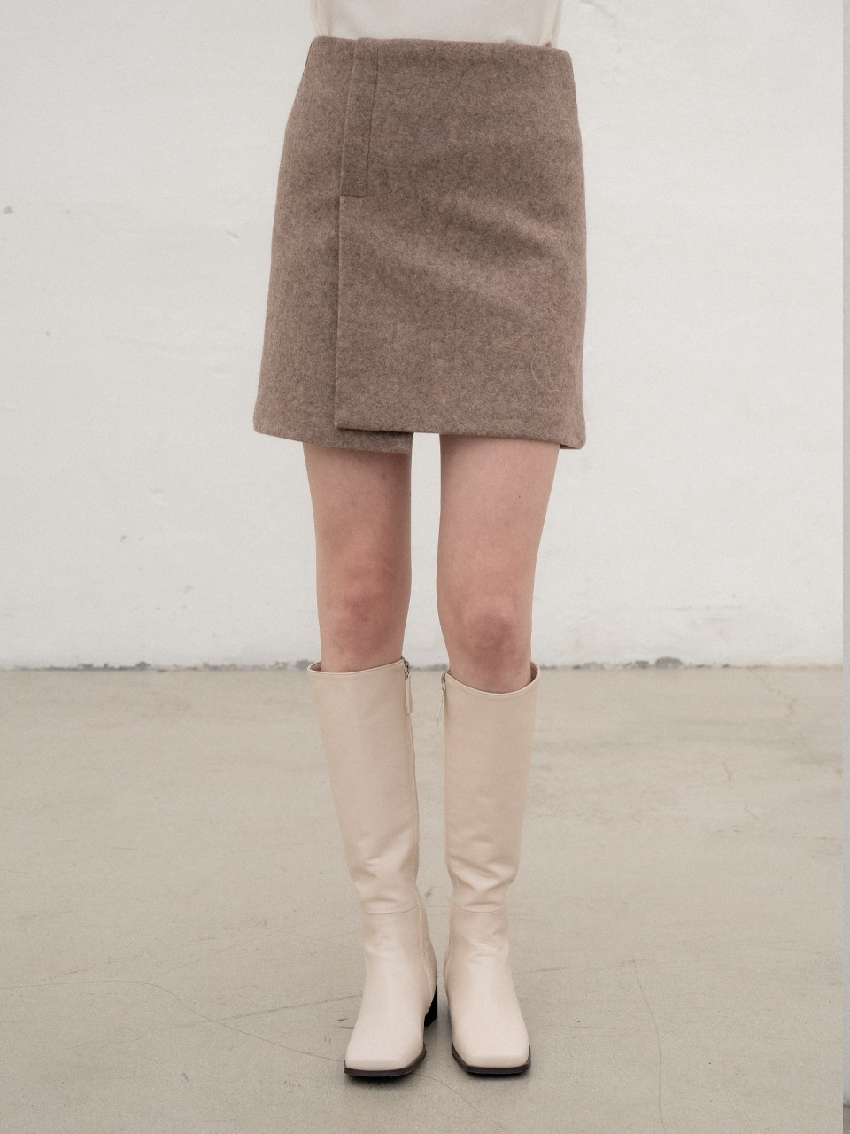 [허영지착용]Wool asymmetric incision wrap skirt in brown