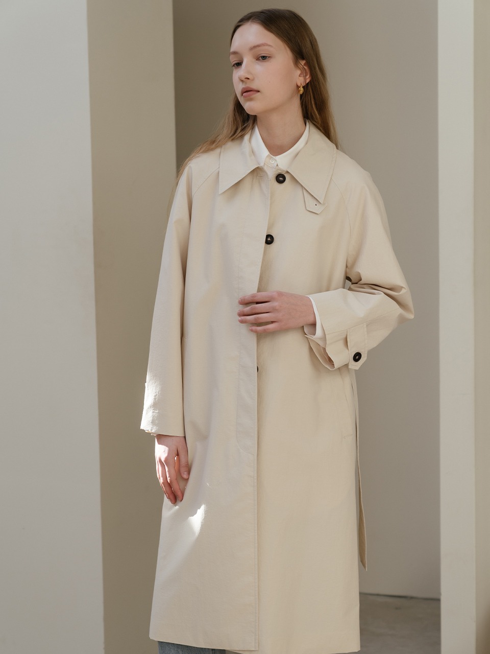 Cotton blended mac trench coat in Beige