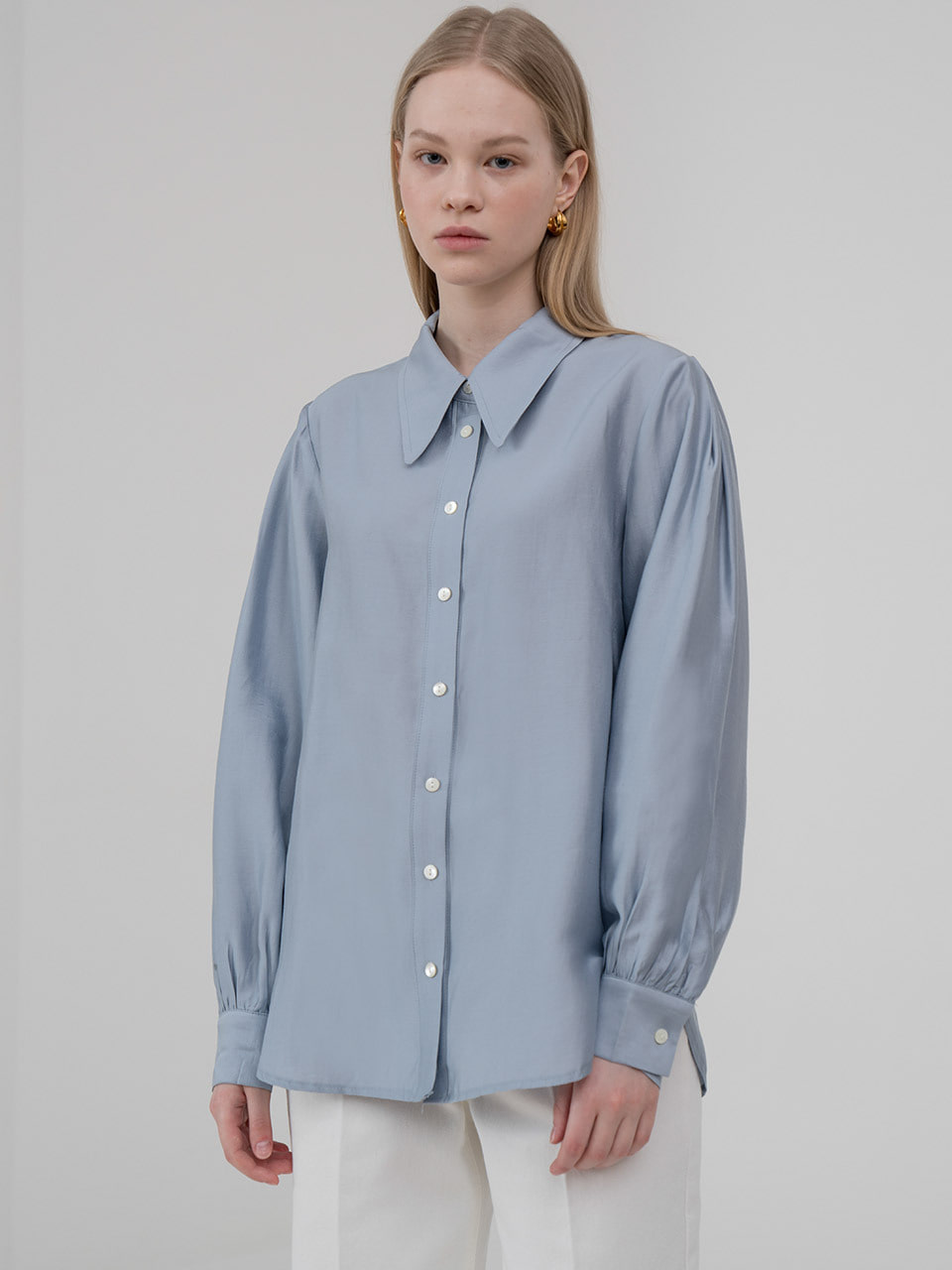 [박지현 착용] Modal blend shirring blouse in skyblue
