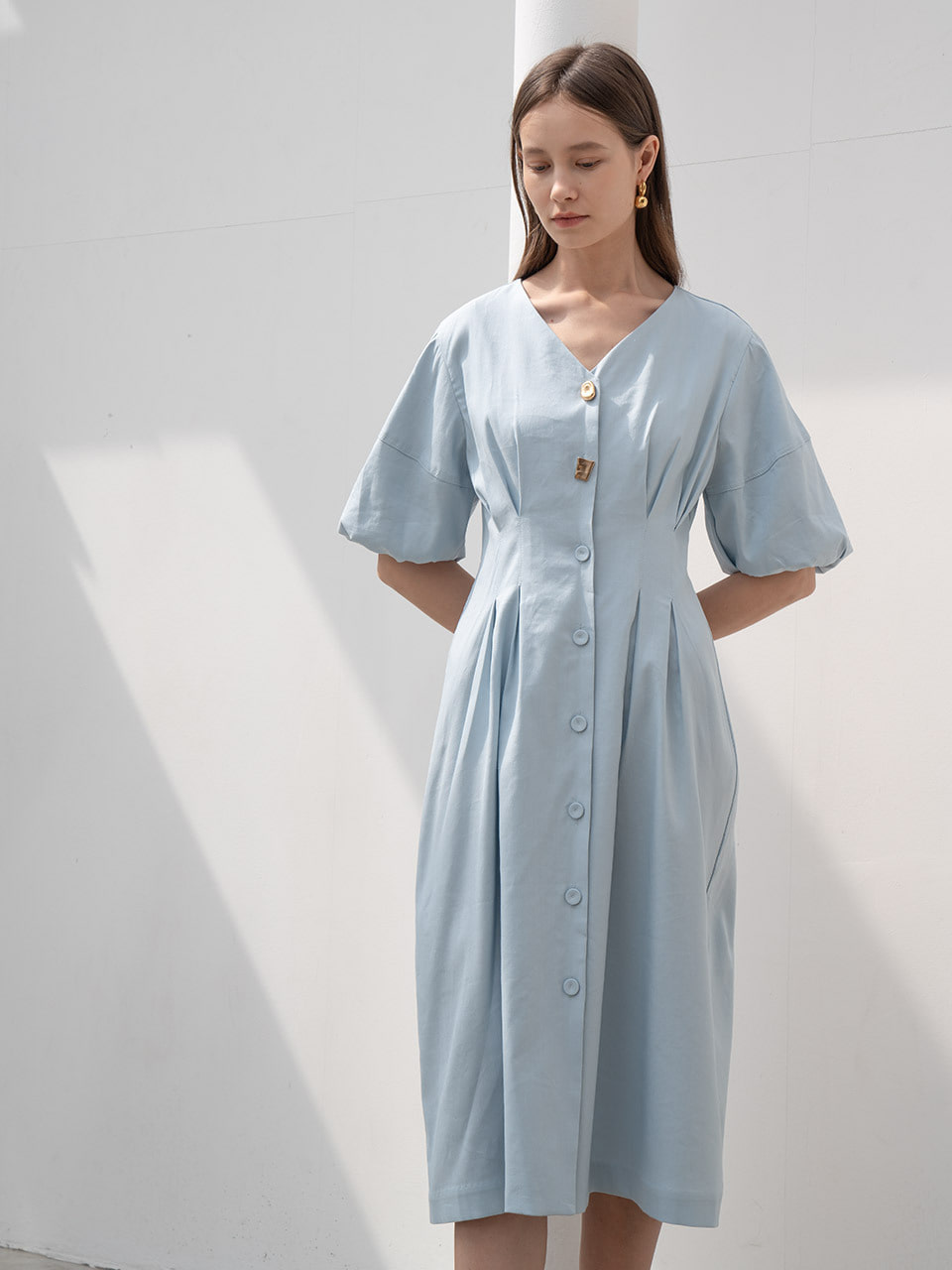 [LAST 1장]Gold button pointed dress in sky blue