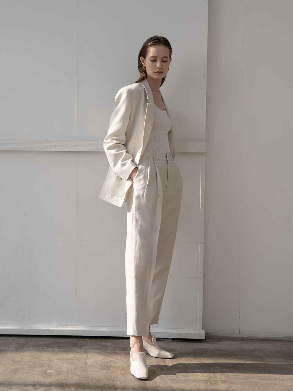 [Last 1장]Basic two tuck trousers in ivory