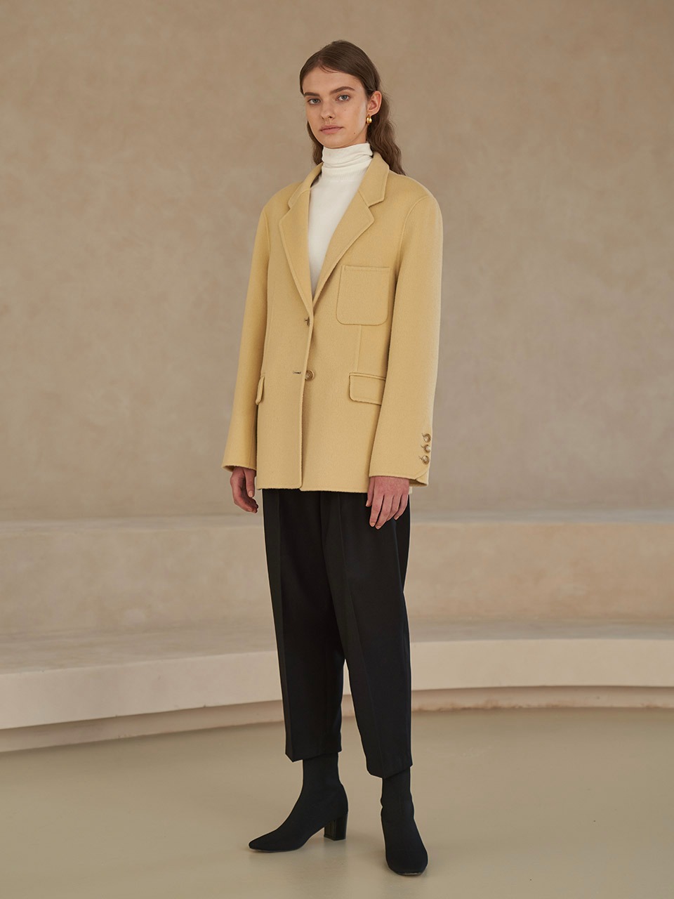 [LAST 1장][진기주 착용] Premium handmade wool basic blazer in yellowish beige