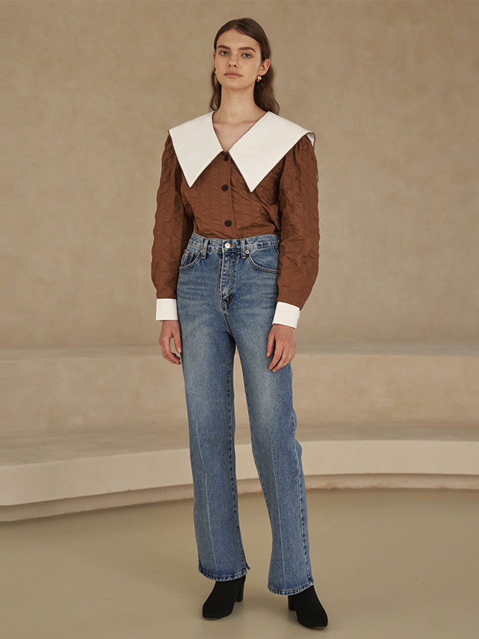 [Last 1장]Collar stitch blouse in brown