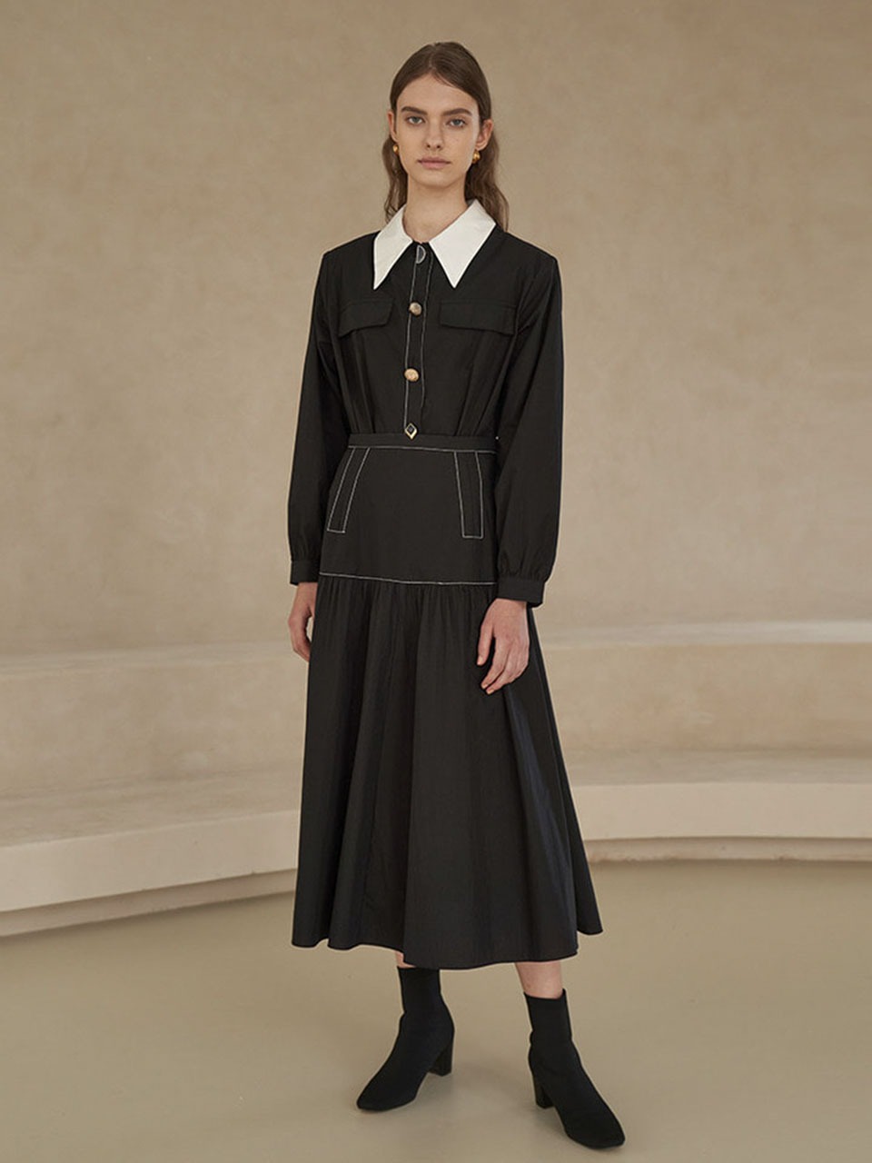 [Last 1장]Contrast collar pointed dress in black