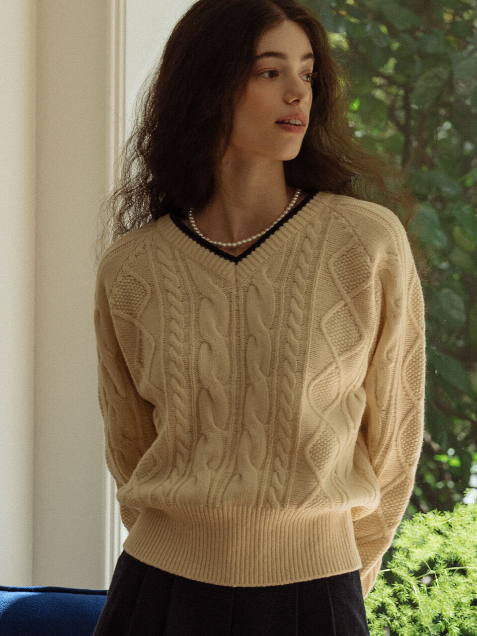 V-neck lambswool cable knit_Cream