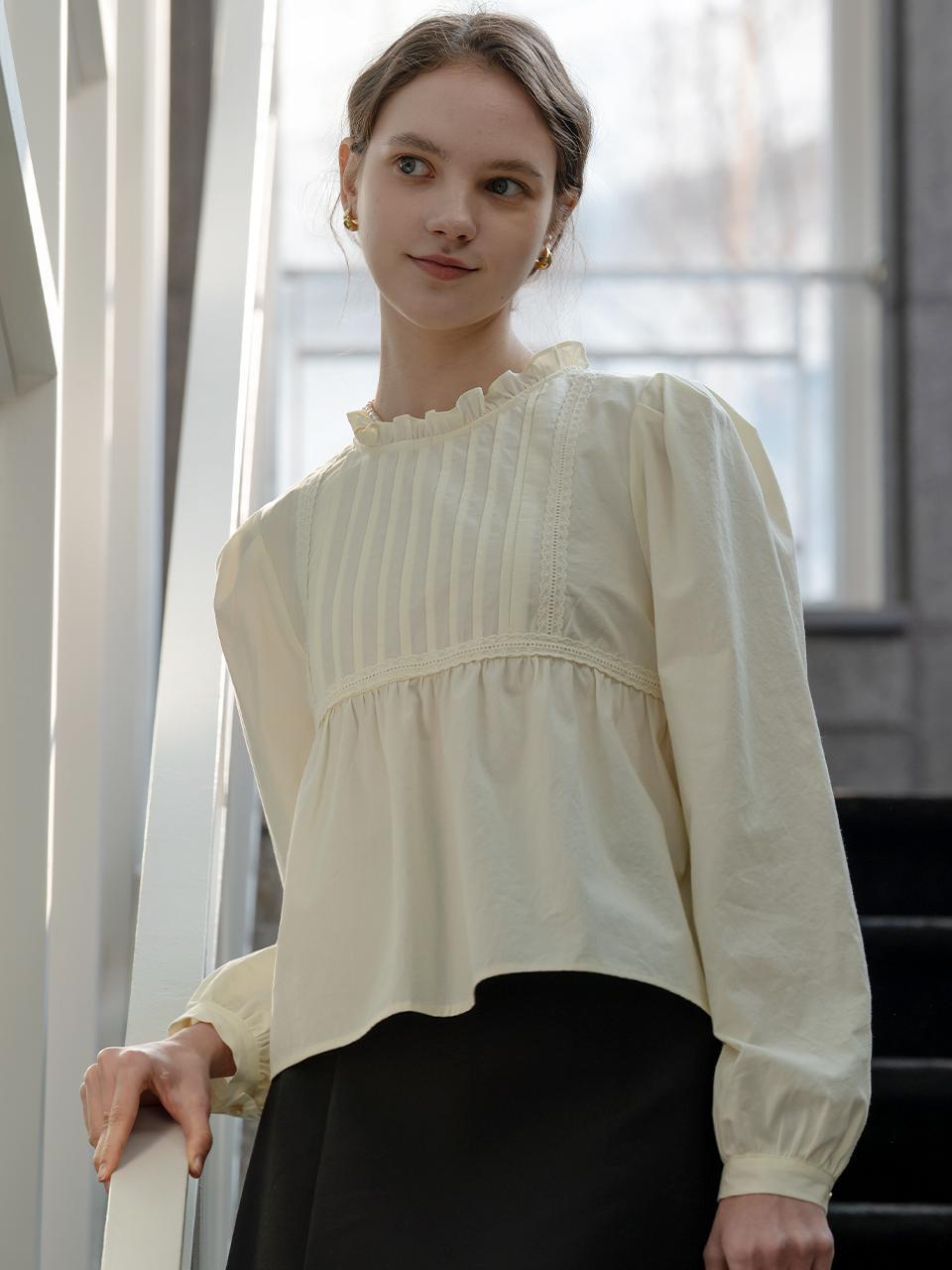 Lace point pintuck blouse_Yellow