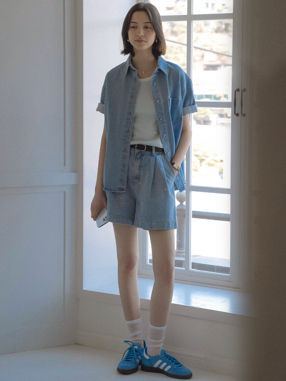 [예약배송]Ribbon embroidery double tuck denim shorts_Light blue