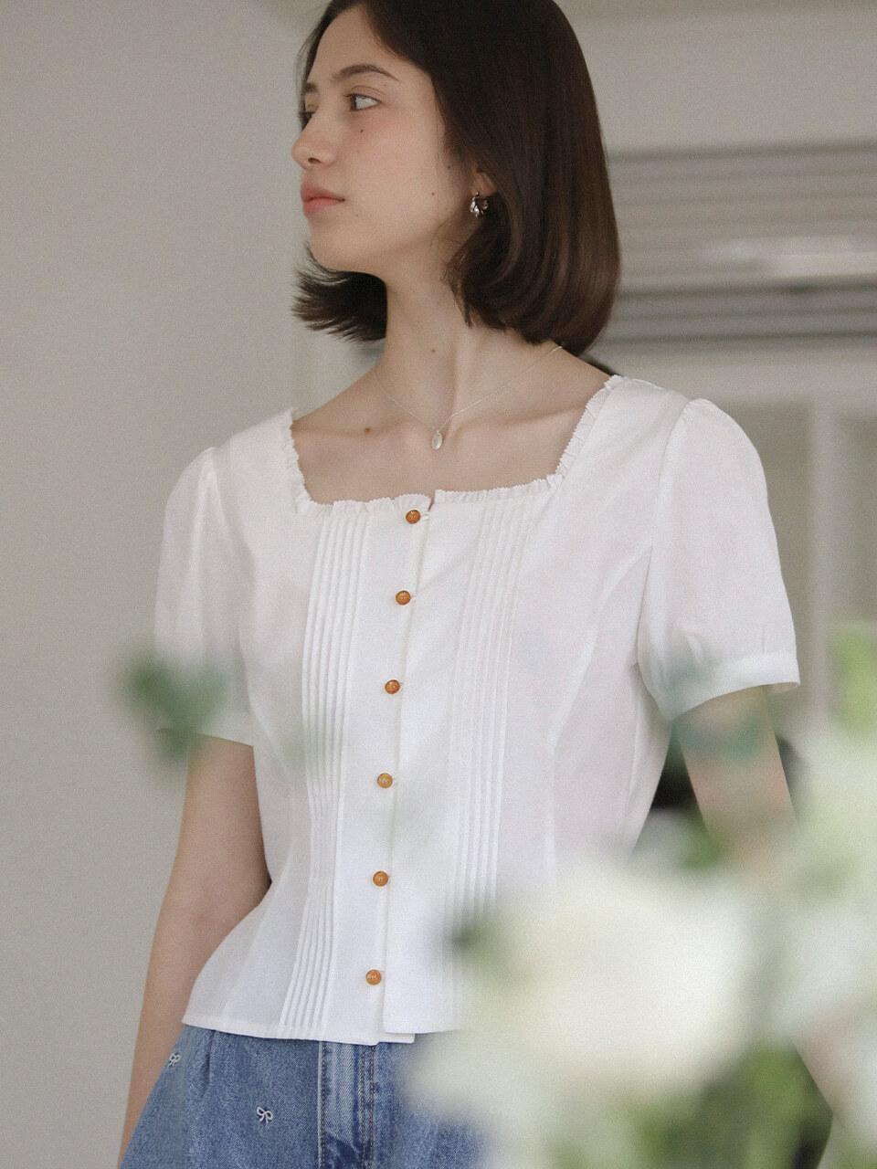 [예약배송]Square neck pin tuck short sleeve blouse_Ivory